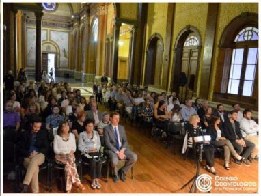 Sala llena para presenciar la entrega de reconocimientos y premios del Colegio Odontológico de la Provincia de Córdoba